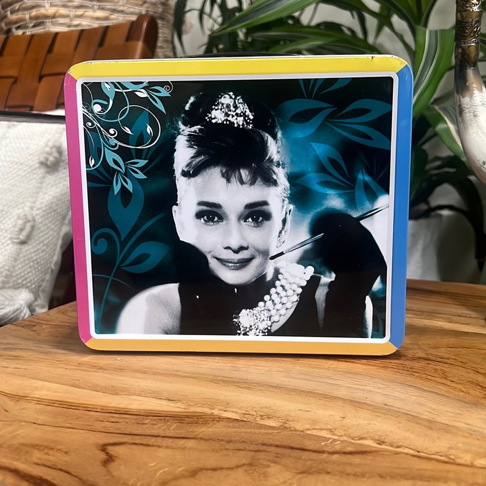 Breakfast at Tiffany’s metal lunchbox